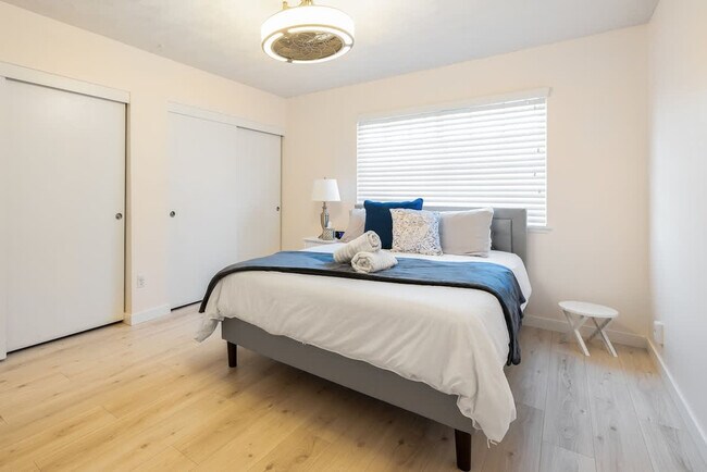 Building Photo - 12779 Calma Ct