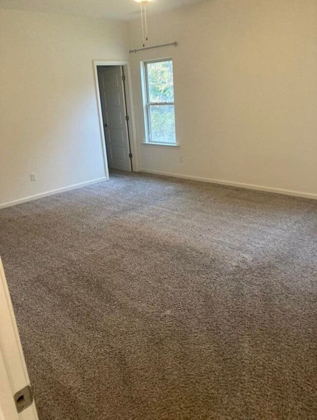 Building Photo - 56 S Meadows Cove