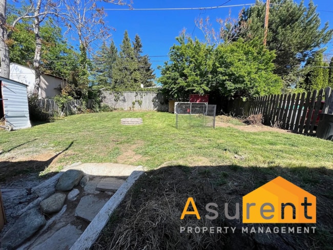 Building Photo - Beautiful Single-Level Home Located in the...