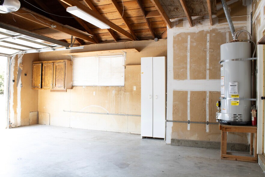 Building Photo - 651 Hill St