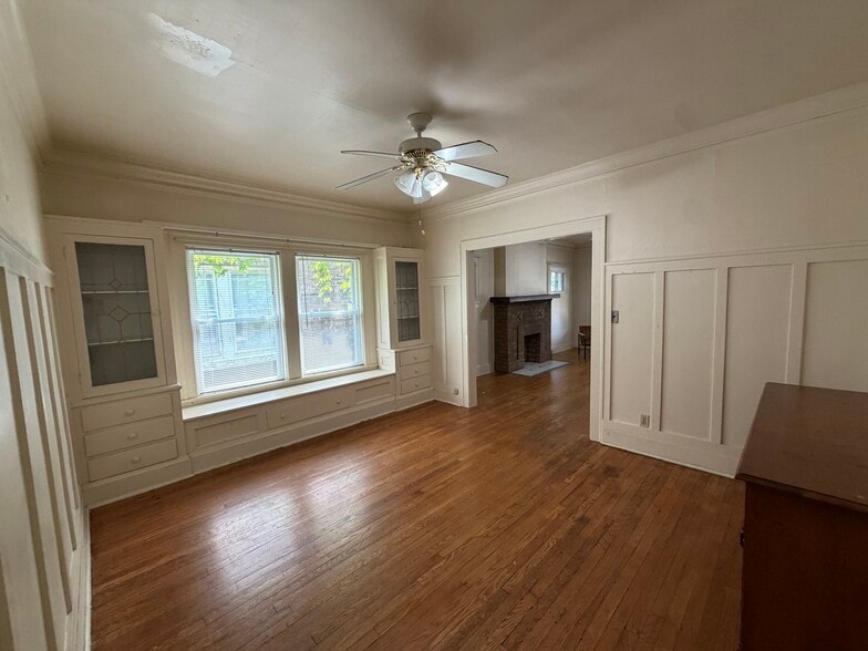 Building Photo - 1357 Phelps Ave