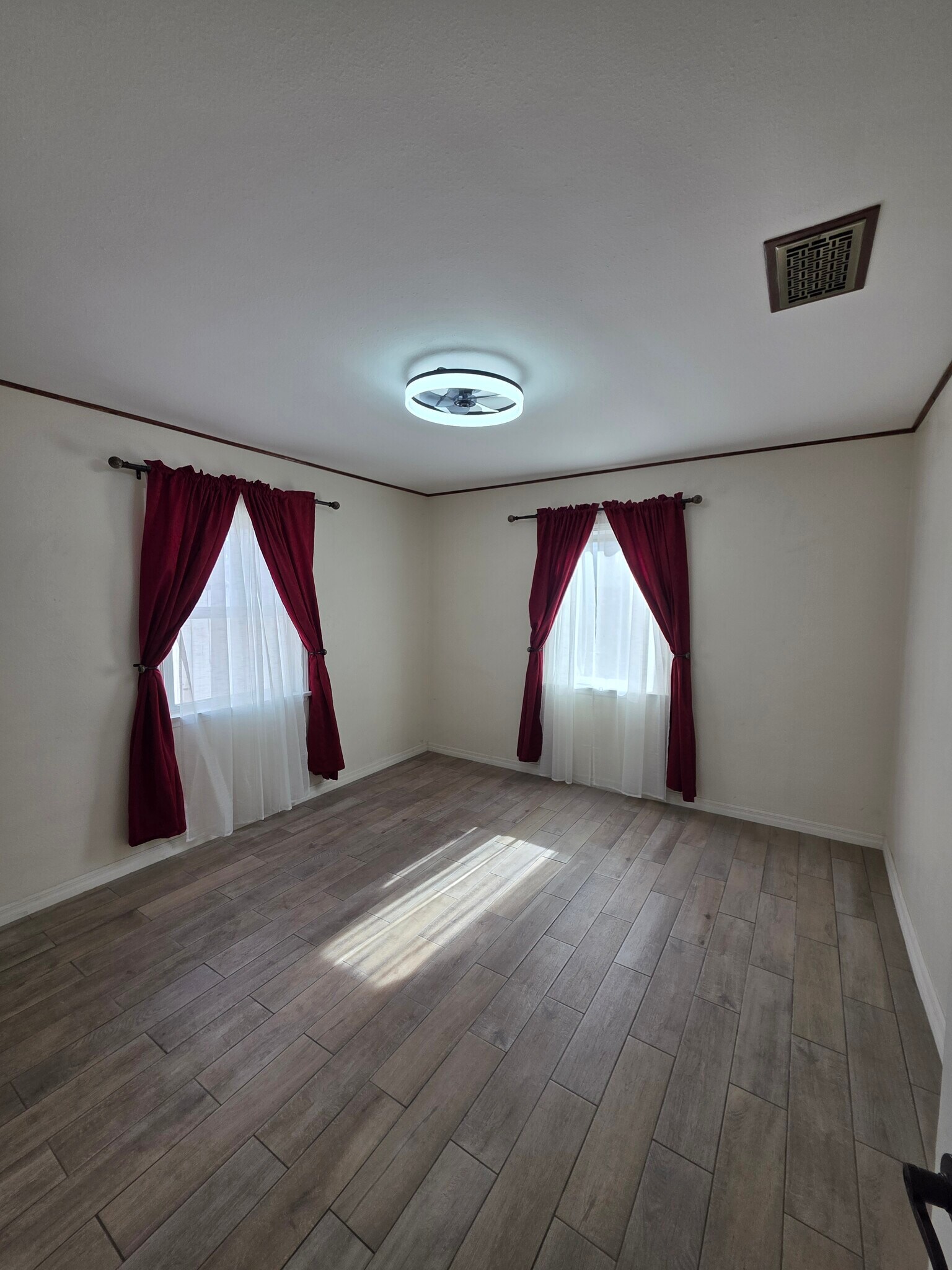 Building Photo - 18822 Hart St