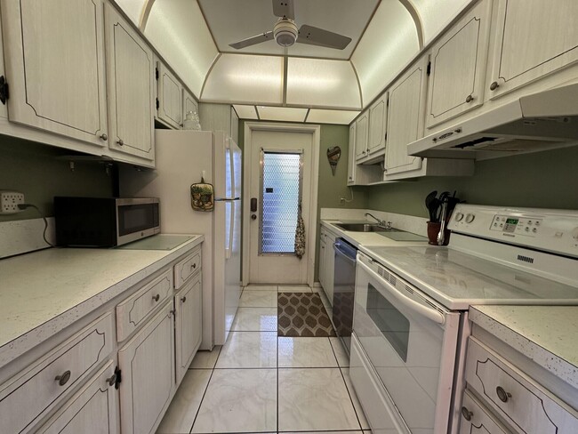 Building Photo - 95 North Blvd