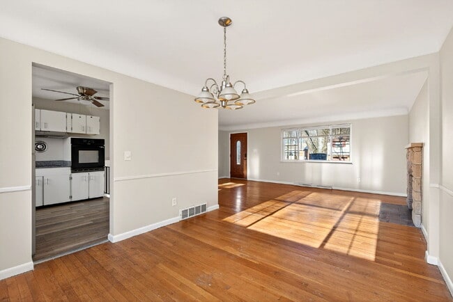 Building Photo - 8980 Cherry Blossom Ln