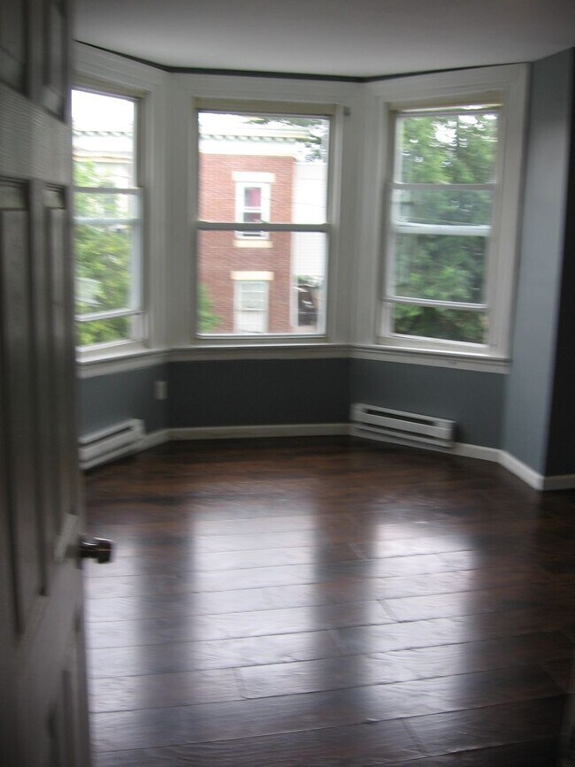 Building Photo - 1506 W Ruscomb St