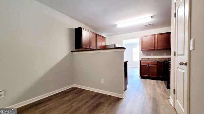 Building Photo - 2566 Piering Dr