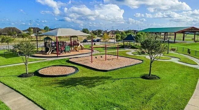 Building Photo - 2131 Salinas Dr
