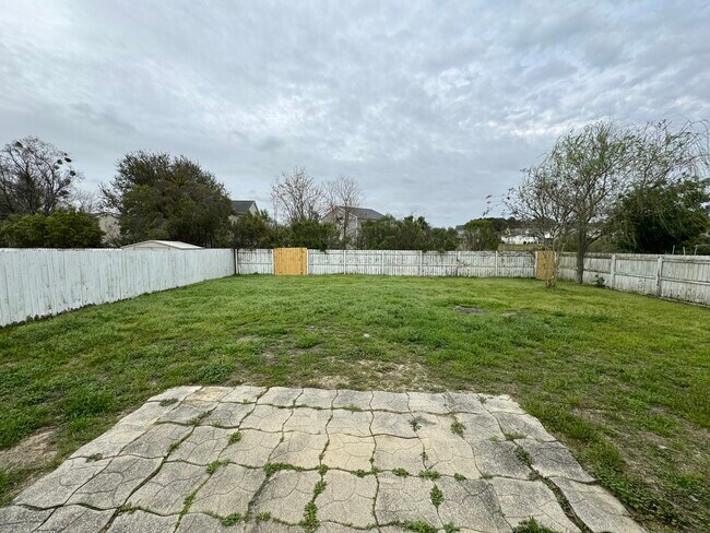 Building Photo - 39 Hamilton Grove Dr