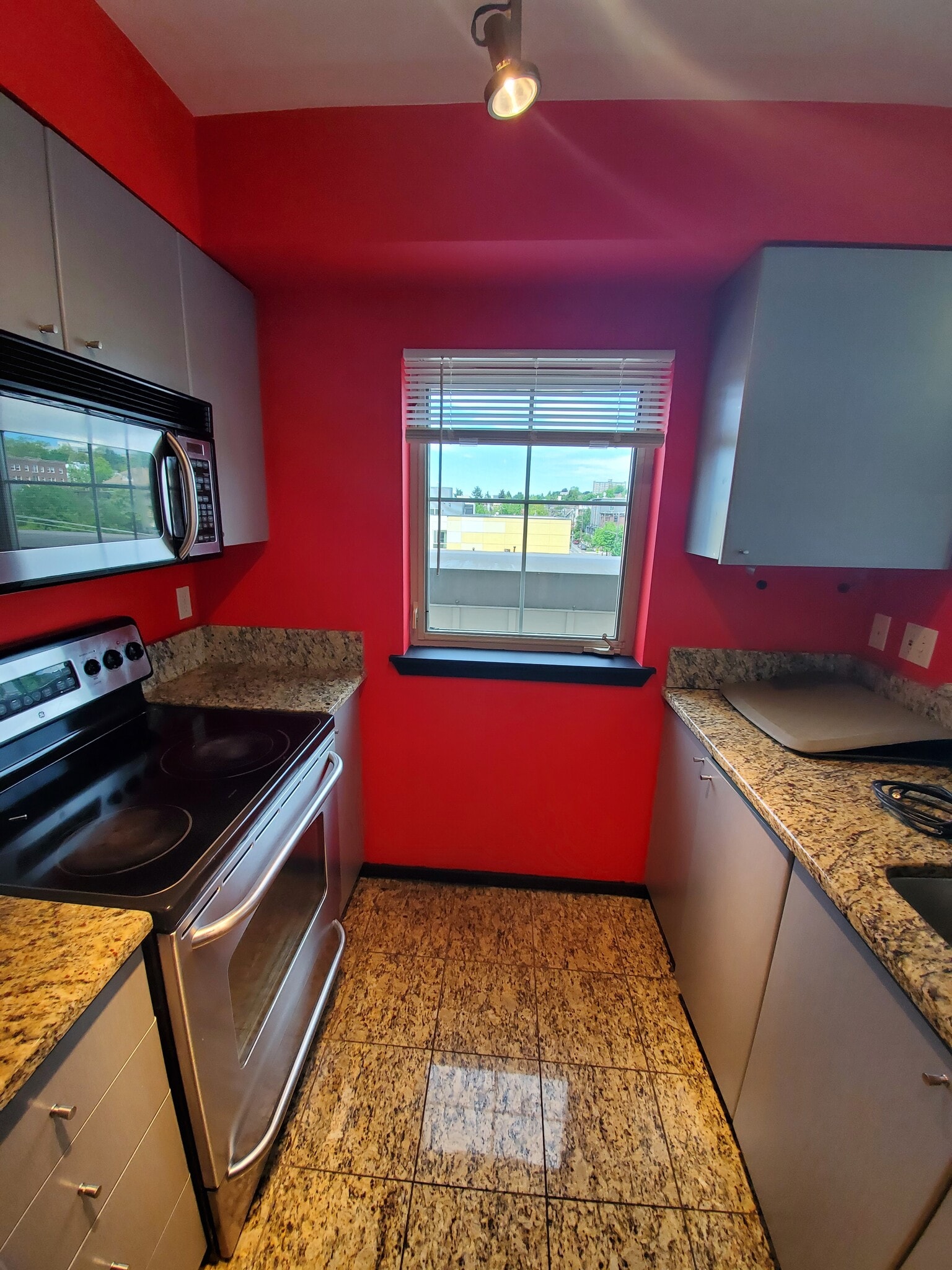 Building Photo - 1125 E Olive St