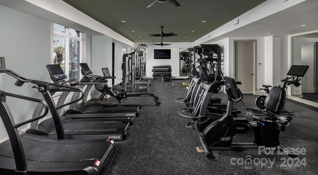 Building Photo - 8424 N Tryon St