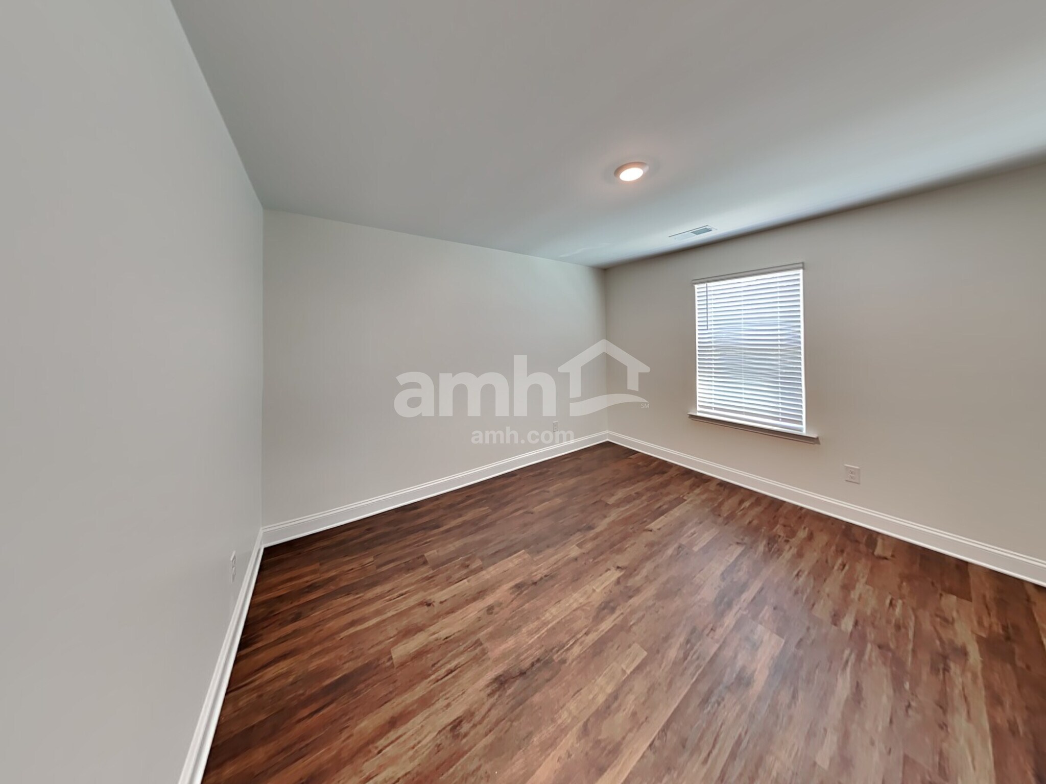 Building Photo - 550 Rivermist Dr
