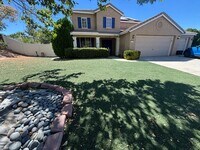 Building Photo - Beautiful 4-Bedroom Home with Solar in Palmdale!