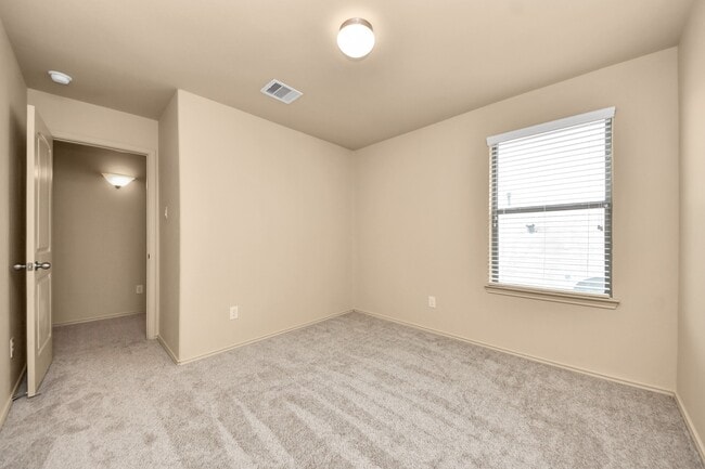 Building Photo - 2043 Naplechase Crest Dr
