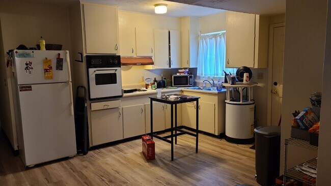 Building Photo - Burton Triplex