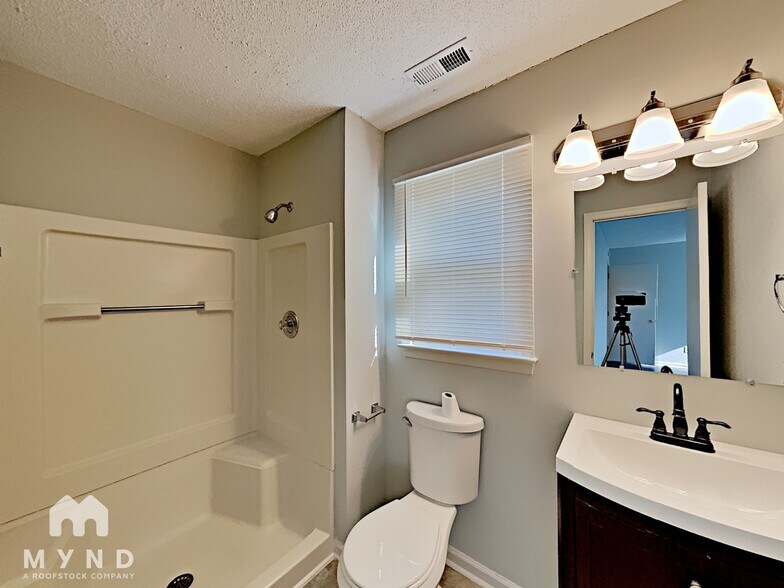 Building Photo - 5 Thensia Ct