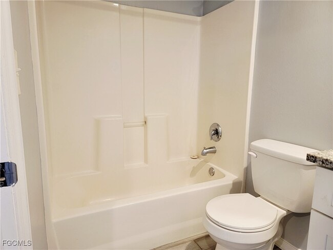 Building Photo - 2210 Haviland Ave S