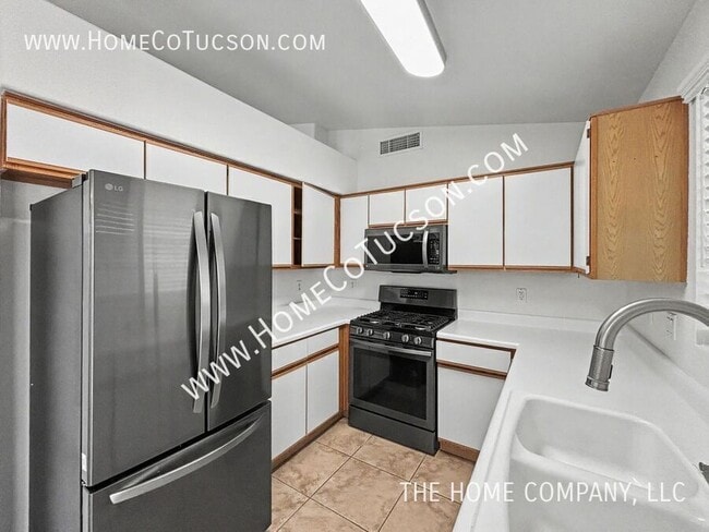 Building Photo - 7117 W Amarante Dr