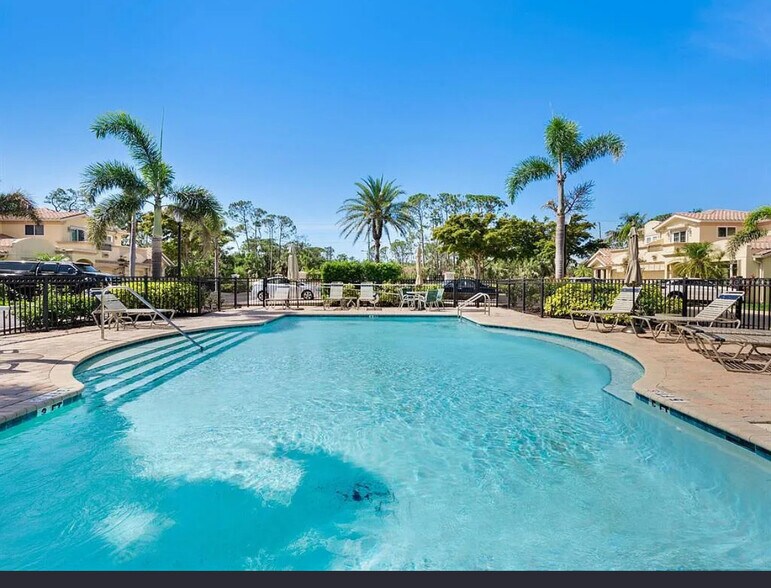 Building Photo - 1164 Beachcomber Ct