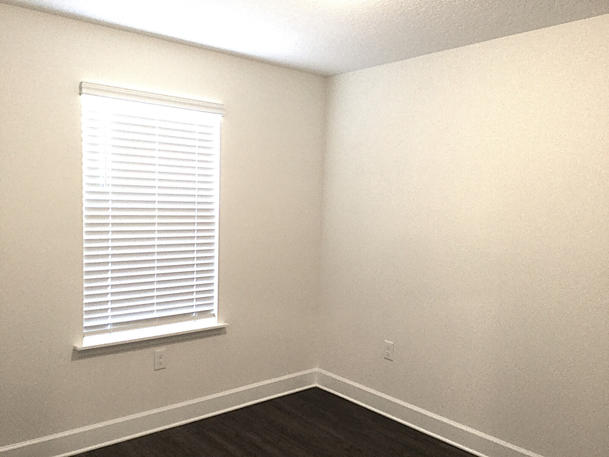 Building Photo - 220 Crestrun Loop
