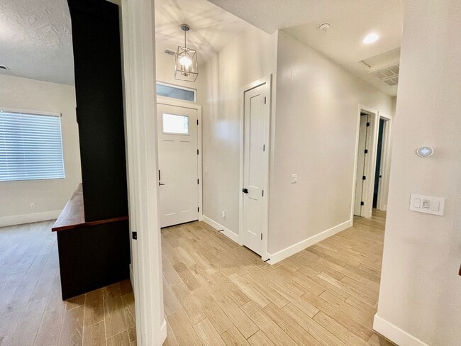 Building Photo - Lovely Four-Bedroom in Ivins with 3-Car Garage and Small RV parking Has Lots of Upgrades