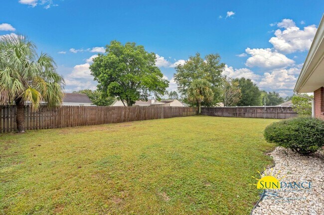 Building Photo - Stunning 4Bedroom Home in Alicia's Place of Crestview!