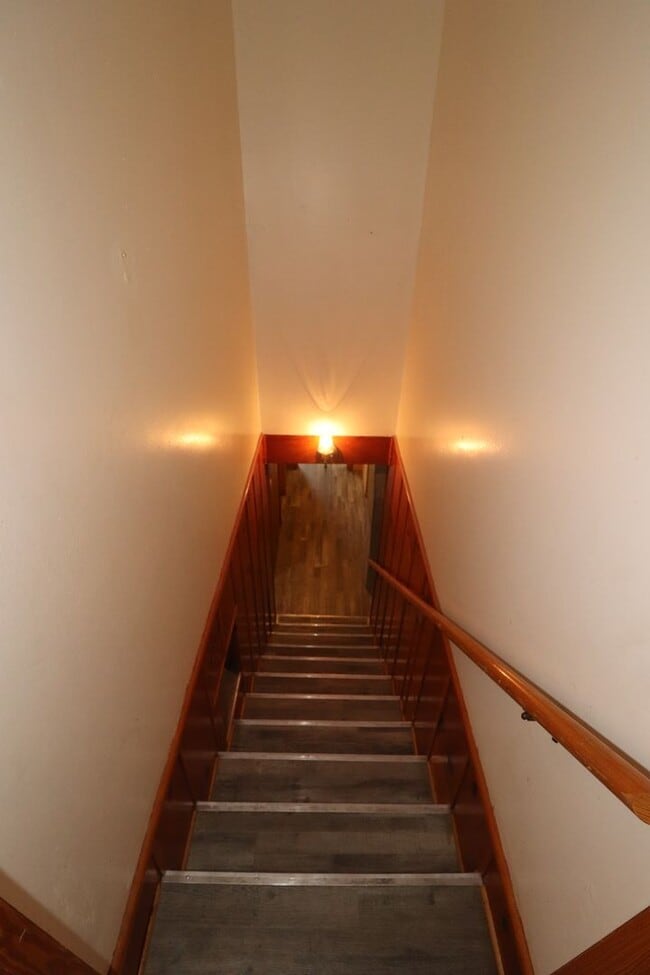 Building Photo - Spacious Home for rent!