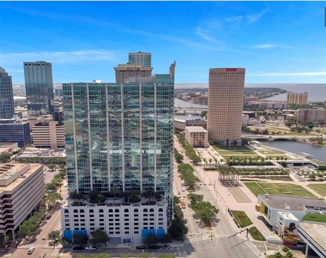 Building Photo - 777 N Ashley Dr