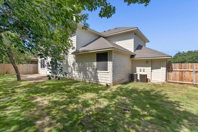 Building Photo - 207 Colby Ln
