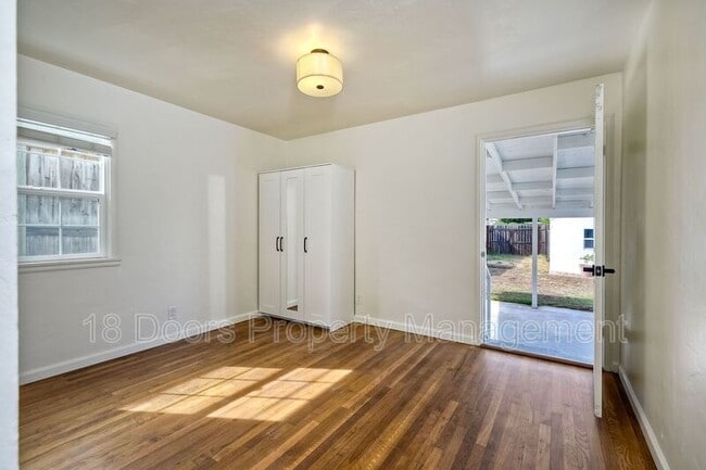 Building Photo - 254 G Ave