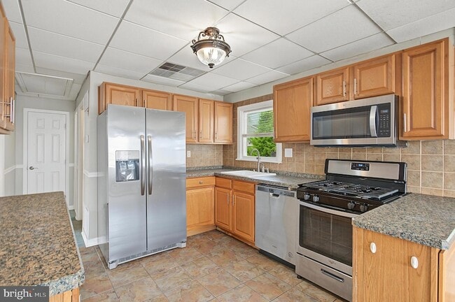 Building Photo - 137 E Susquehanna Dr
