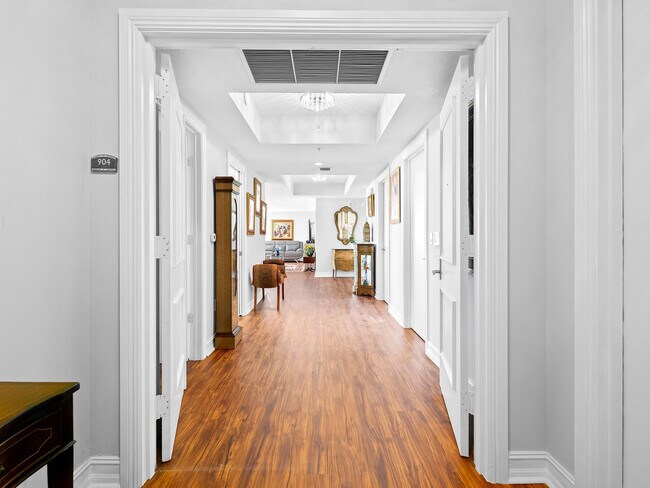 Building Photo - 715 Bayshore Dr