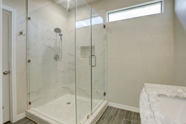 Building Photo - 1011 Larkfield Dr