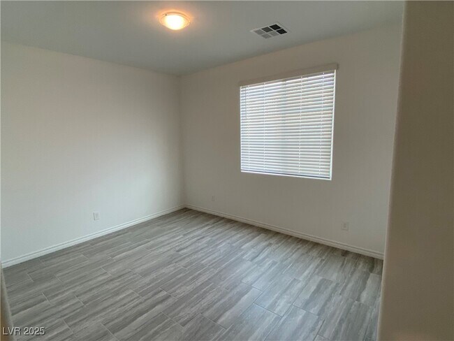 Building Photo - 7123 Calvert Cliffs St