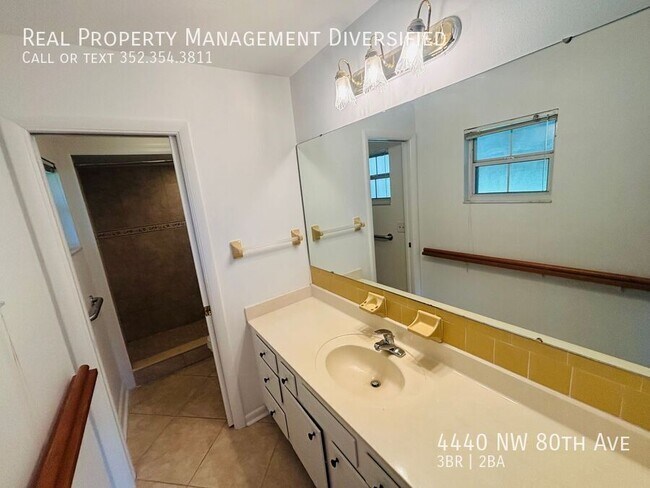 Building Photo - 4440 NW 80th Ave