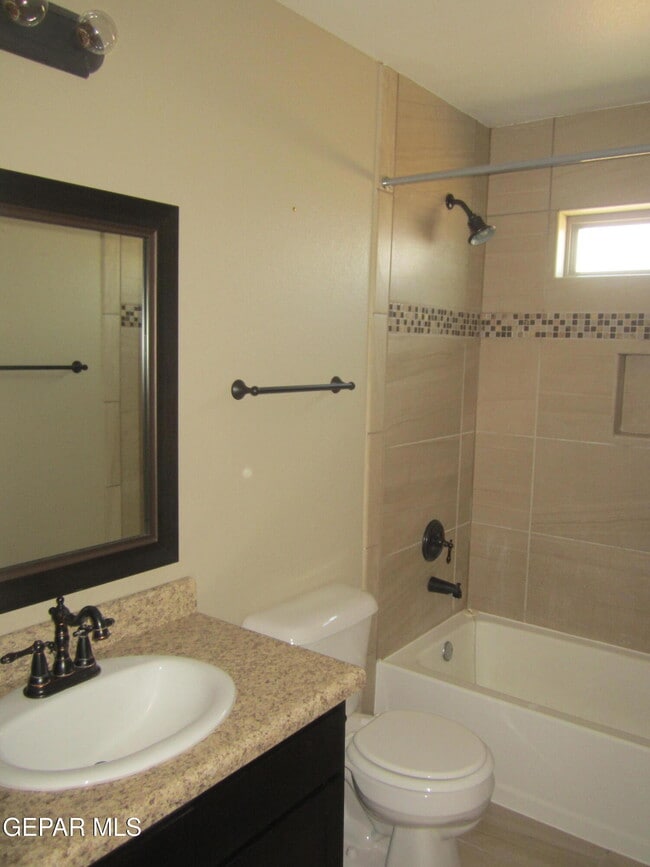 Building Photo - 477 Prime Desert Dr