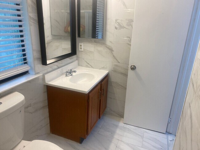 Building Photo - Charming 3BR Townhome in Plainsboro