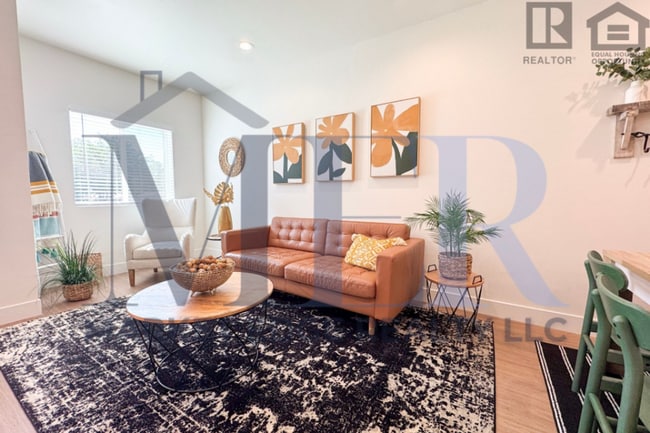 Building Photo - 165 Sugarloaf St