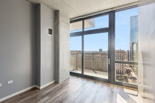 Building Photo - 235 W Van Buren St