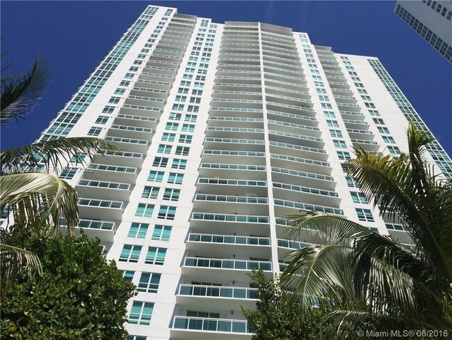 Building Photo - 951 Brickell Ave