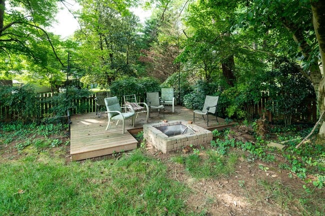Building Photo - 11744 N Williamsburg Dr