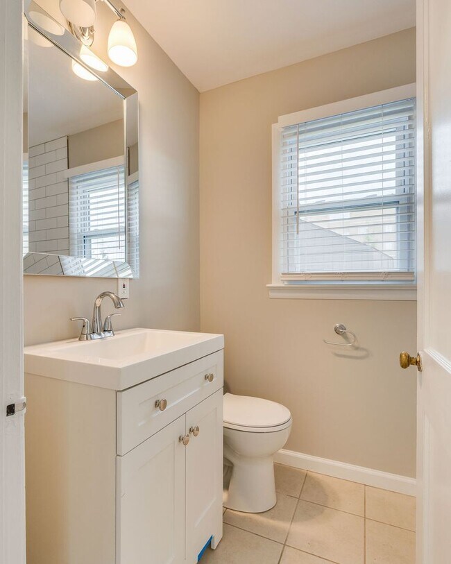 Building Photo - 2614 Mimosa Ln