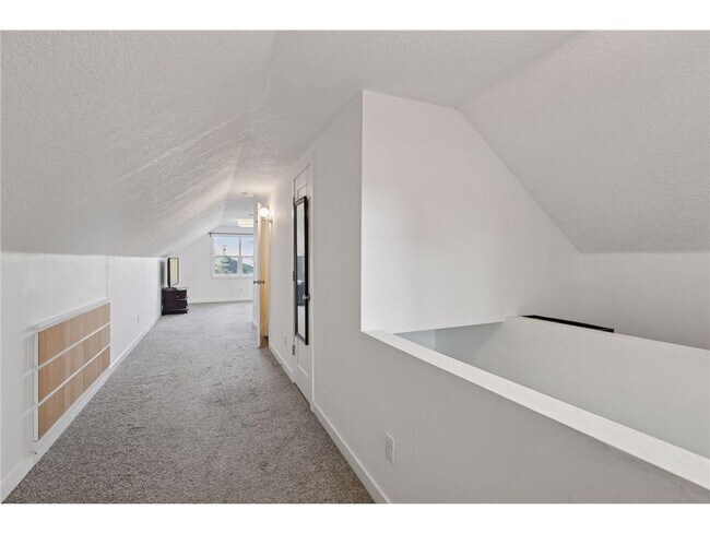 Building Photo - 4215 16th Ave S