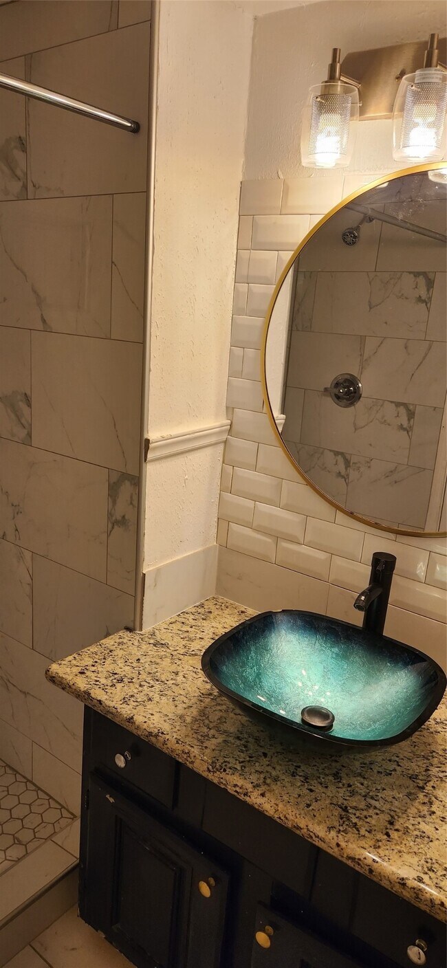 Building Photo - 12447 W Village Dr