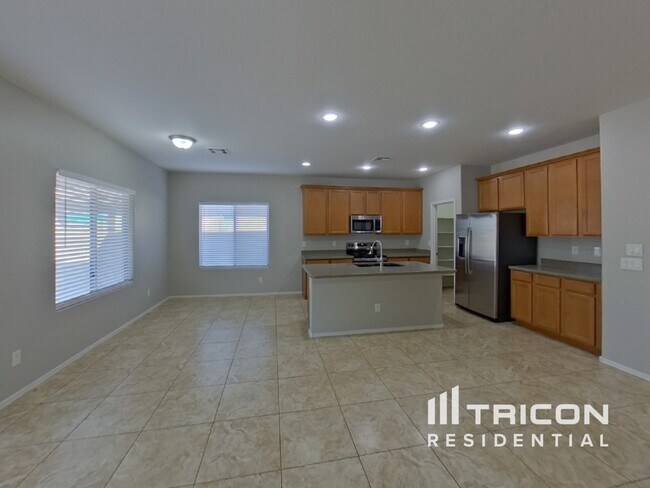 Building Photo - 40984 W Colby Dr