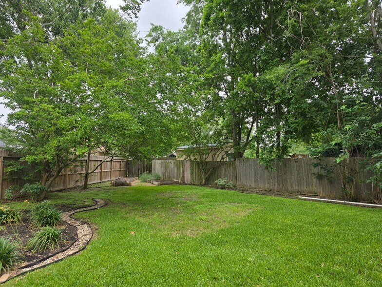 Building Photo - 13906 Ella Lee Ln