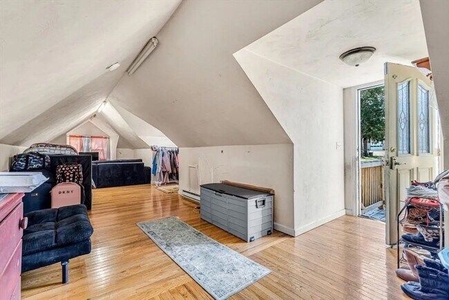 Building Photo - 2 Brookline St