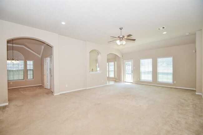 Building Photo - 2022 Haven Springs Ln
