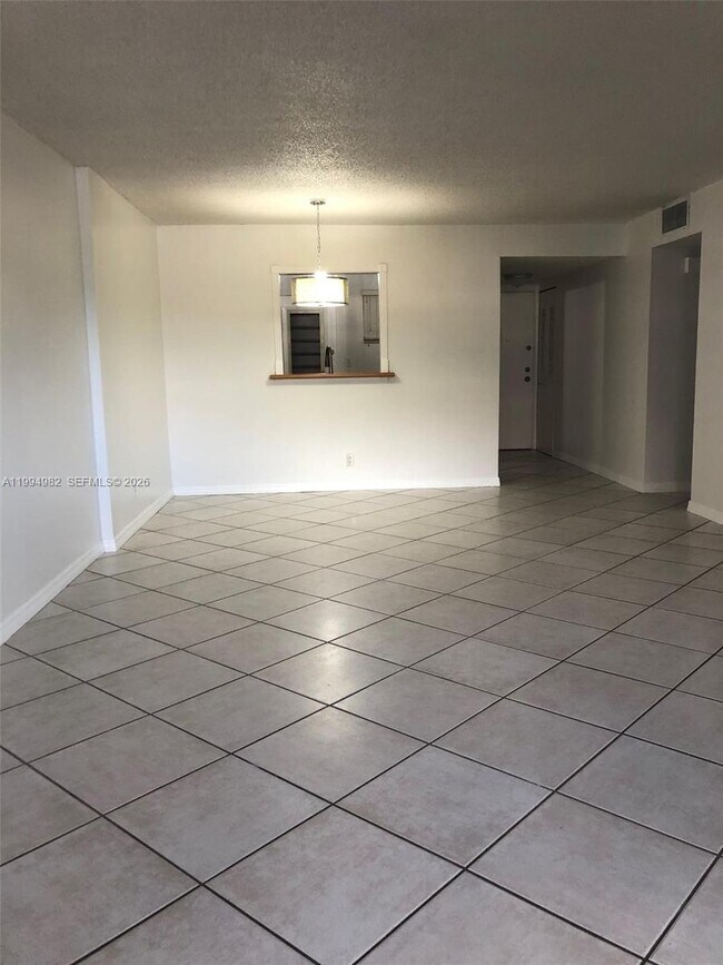 Building Photo - 404 NW 68th Ave