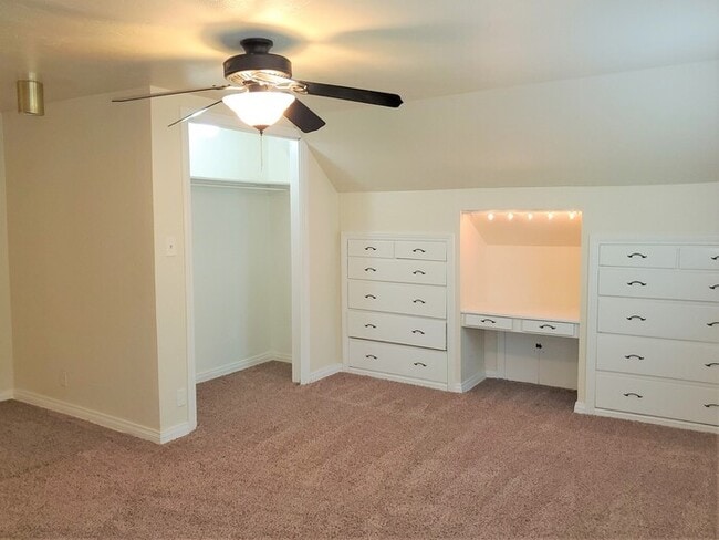 Building Photo - AMAZING 5 BED, 2 BATH MILLERS ADDITION NW OKC