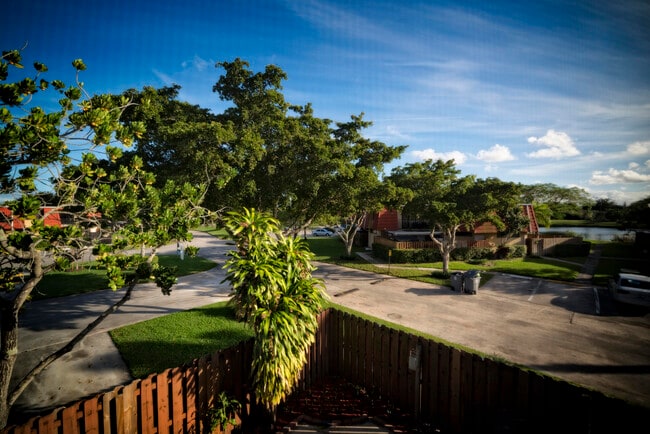 Building Photo - 8353 Trent Ct